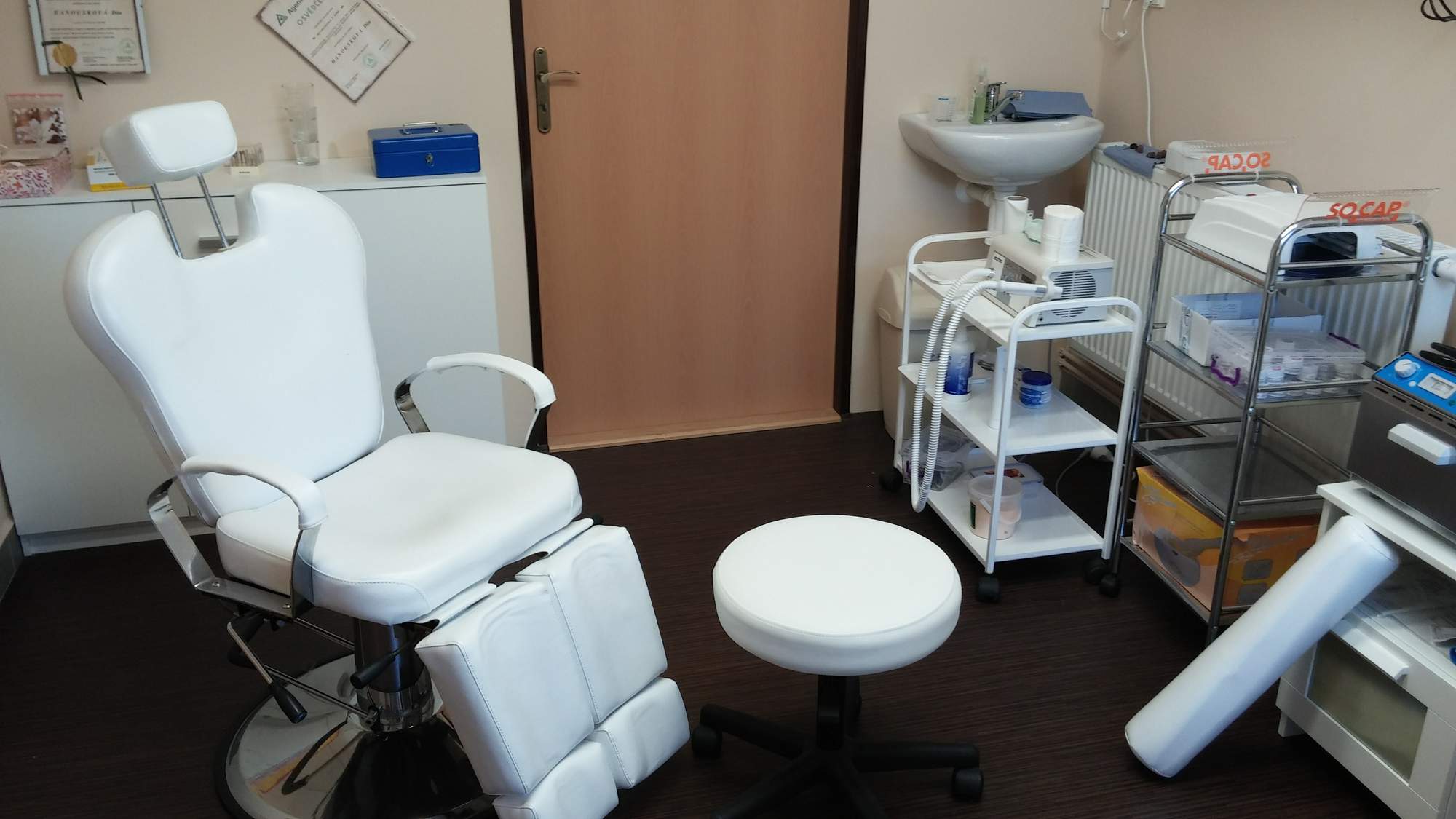gallery_salon.jpg, 159kB